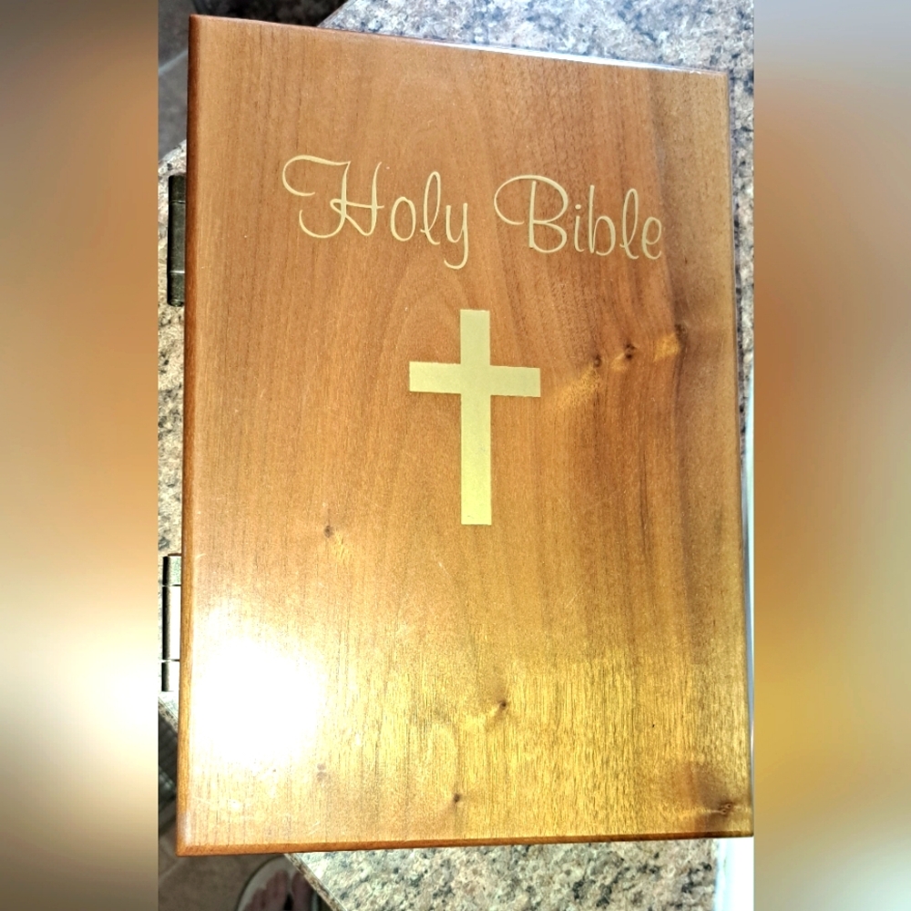Vintage Gorgeous Holy Bible Box Red Felt Inside Felt Tabs On Underside Henged